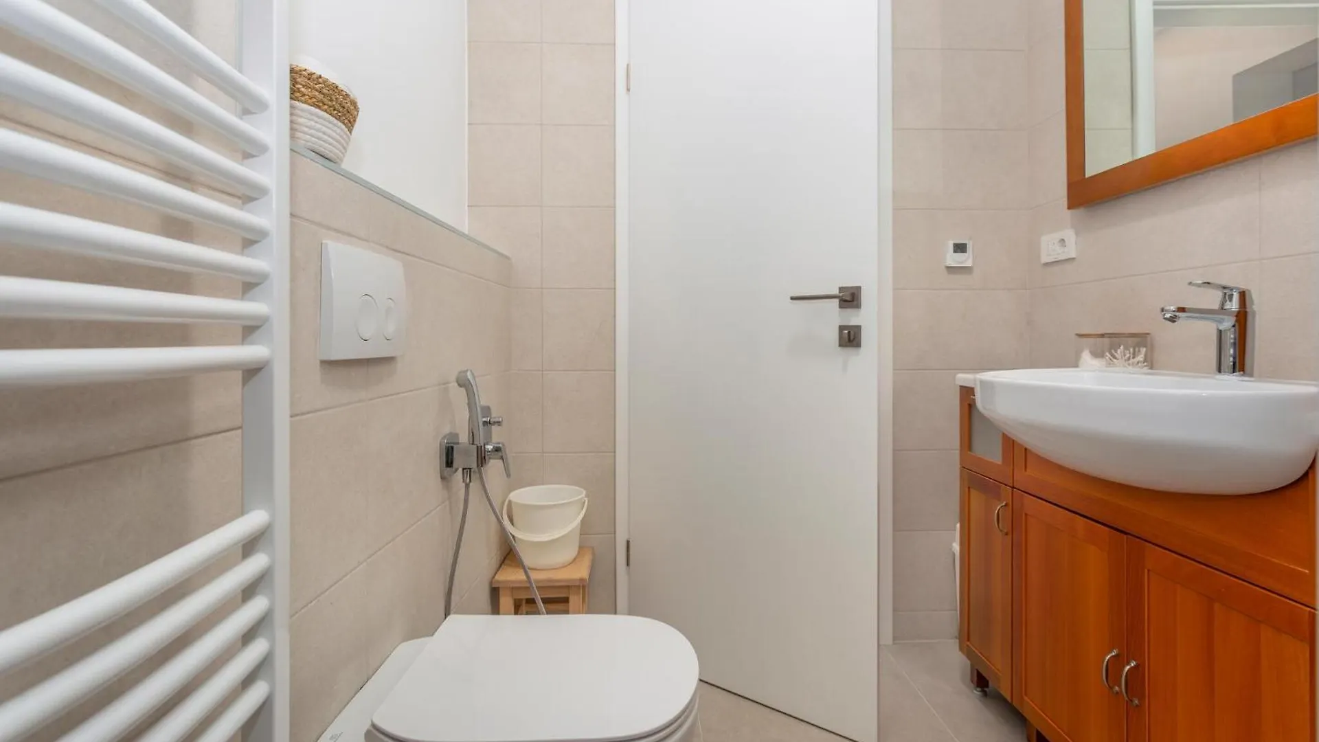 1 Bedroom Nice Home In Lukezi Holiday home